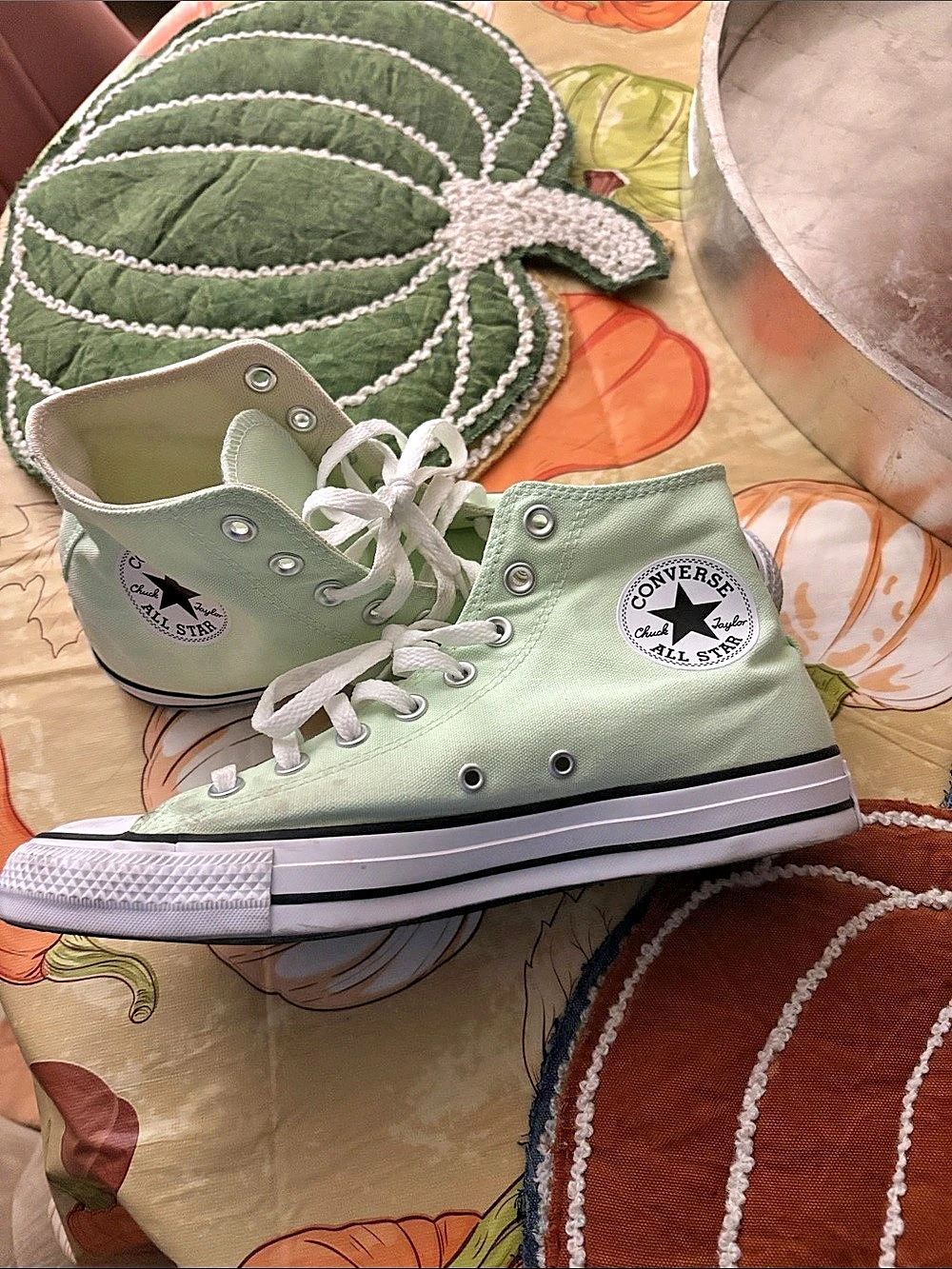 Converse Chuck Taylor All Star High Top Sneakers in Green & White US 7.5